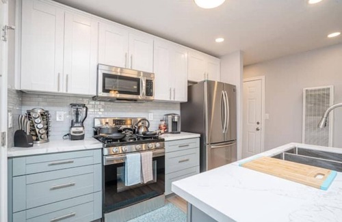 Lincoln Acres House | Bayfront Newly Remodeled Home #B