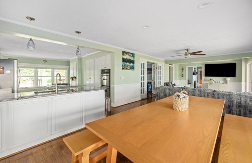Reedville House | Bayfront Oasis with Heated Pool, Hot Tub & Playground! Family & Pet friendly!