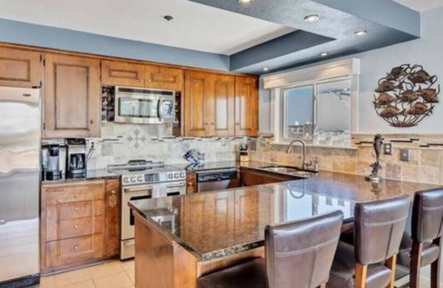 San Diego Condo | Bayfront Perfectly located 2bdrm 1 Parking spot with lots of free parking nearby