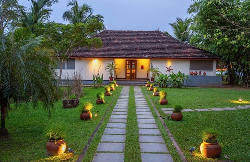 Kumbalam Villa | Baymaas Lakehouse