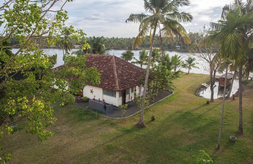 Kumbalam Villa | Baymaas Lakehouse