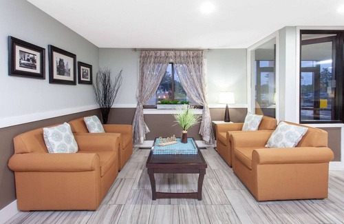 Grand Haven Hotel | Baymont by Wyndham Grand Haven