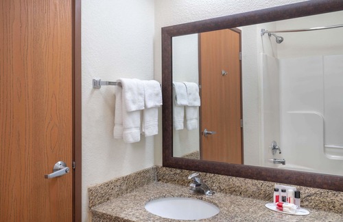 Albany Hotel | Baymont by Wyndham Albany