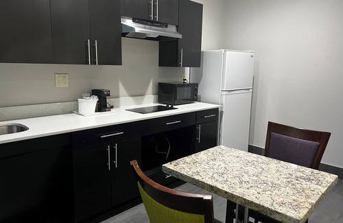 Bryan Hotel | Baymont by Wyndham Bryan College Station