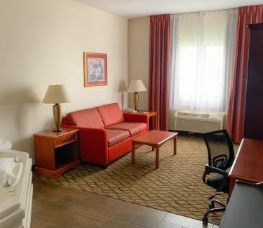 Chelsea Hotel | Baymont by Wyndham Chelsea