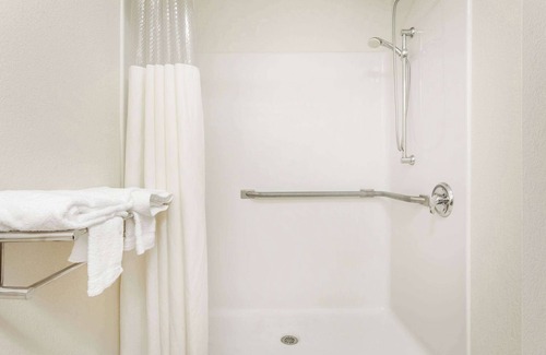 Columbia Hotel | Baymont by Wyndham Columbia Fort Jackson