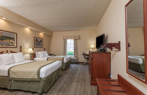 Columbia Hotel | Baymont by Wyndham Columbia Maury