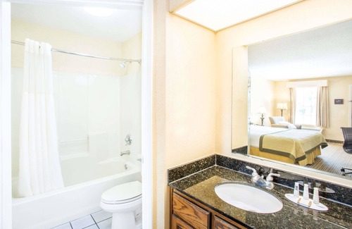 Dunn Hotel | Baymont by Wyndham Dunn