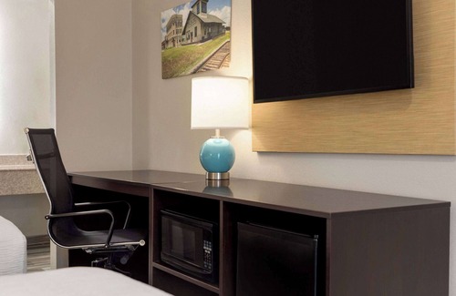 Emporia Hotel | Baymont By Wyndham Emporia Va