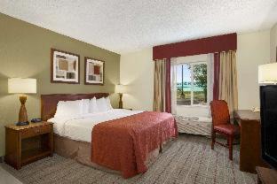 Haubstadt Hotel | Baymont by Wyndham Evansville North/Haubstadt