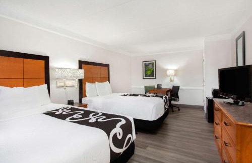 Fort Myers Hotel | Baymont by Wyndham Fort Myers Central