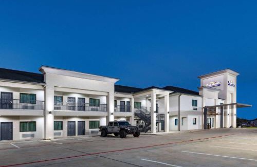 Freeport Hotel | Baymont by Wyndham Freeport Texas