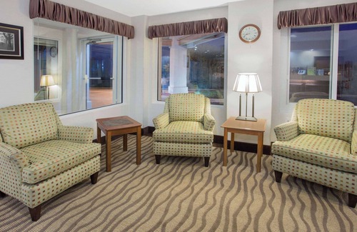 Freeport Hotel | Baymont by Wyndham Freeport
