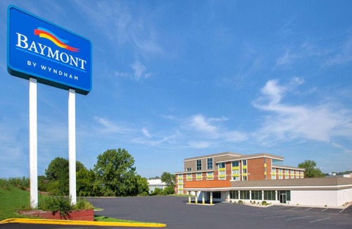 Grand Rapids Hotel | Baymont by Wyndham Grand Rapids Near Downtown
