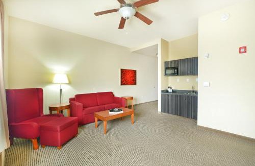 Grand Forks Hotel | Baymont by Wyndham Grand Forks