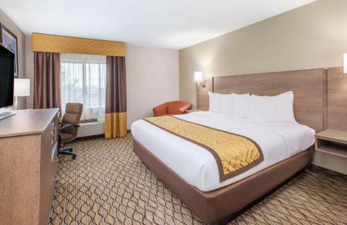 Grand Rapids Hotel | Baymont by Wyndham Grand Rapids Airport