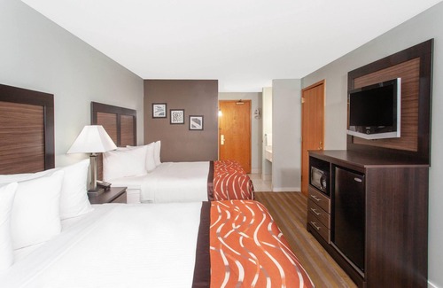 Grand Haven Hotel | Baymont by Wyndham Grand Haven