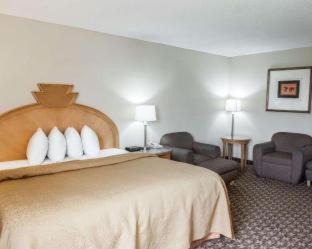 Greenfield Hotel | Baymont by Wyndham Greenfield