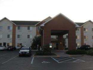 Gurnee Hotel | Baymont by Wyndham Gurnee