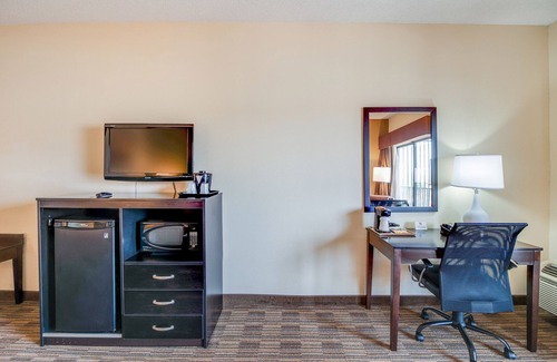 Greater Greenspoint Hotel | Baymont by Wyndham Houston North