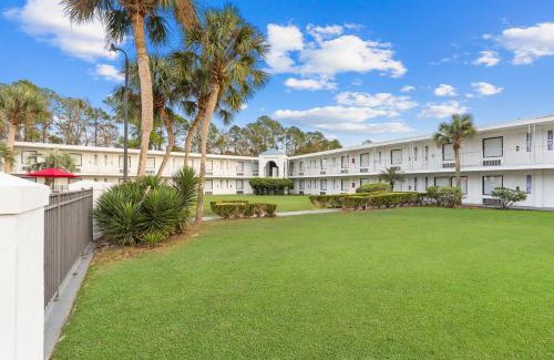Northside Hotel | Baymont by Wyndham Jacksonville Airport