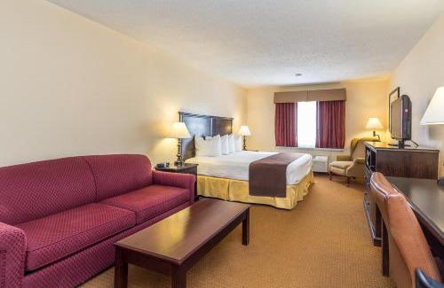 Shawnee Heights Hotel | Baymont by Wyndham Kansas City KU Medical Center