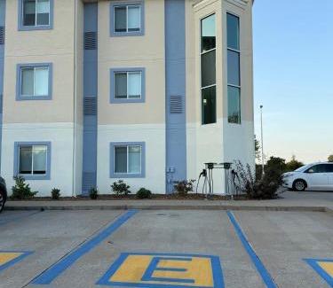 Kingdom City Hotel | Baymont by Wyndham Kingdom City