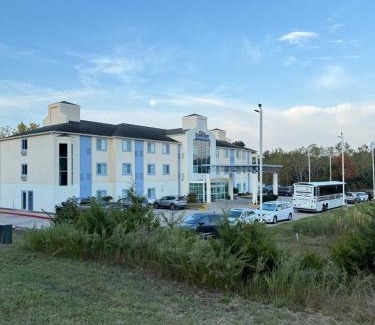 Kingdom City Hotel | Baymont by Wyndham Kingdom City