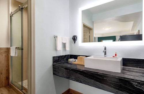 Kingwood Hotel | Baymont by Wyndham Kingwood