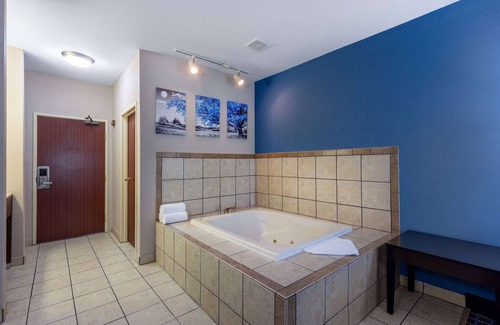 Kirksville Hotel | Baymont by Wyndham Kirksville University Area