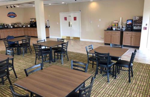 Latham Hotel | Baymont by Wyndham Latham Albany Airport