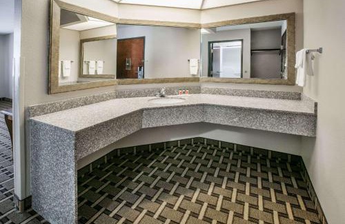 Lawton Hotel | Baymont by Wyndham Lawton