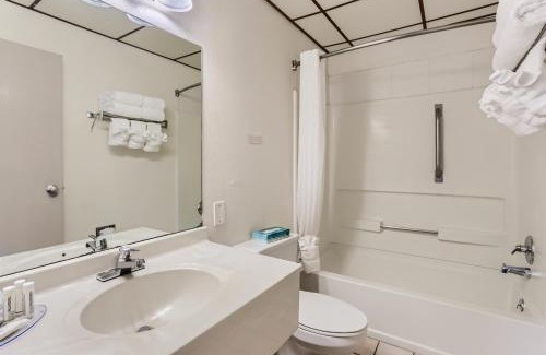 Loveland Hotel | Baymont by Wyndham Loveland - Fort Collins Area