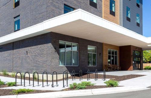 Madison Hotel | Baymont by Wyndham Madison