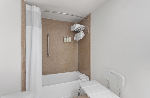 Southwest Orlando Hotel | Baymont by Wyndham Orlando North Millenia
