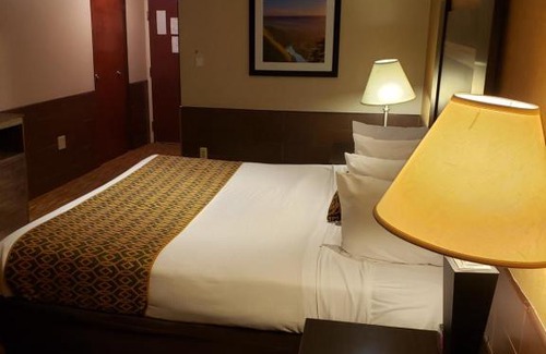 Hibernia Hotel | Baymont by Wyndham Pompton Plains/Wayne