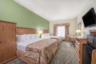Pearsall Hotel | Baymont by Wyndham Pearsall