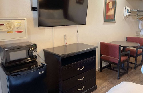 Petoskey Hotel | Baymont by Wyndham Petoskey