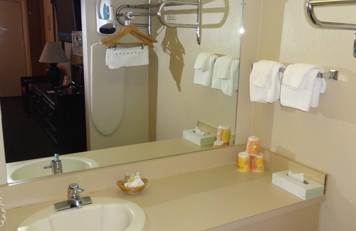 Petoskey Hotel | Baymont by Wyndham Petoskey