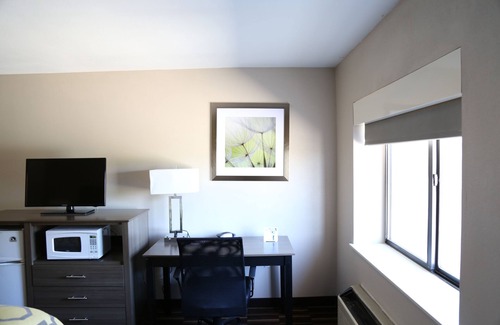 Plano Hotel | Baymont by Wyndham Plano