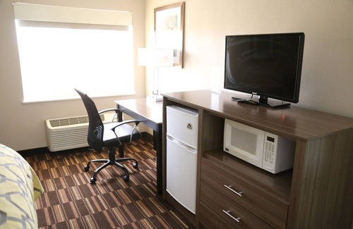 Plano Hotel | Baymont by Wyndham Plano