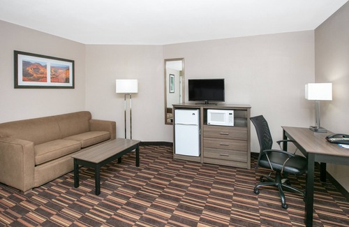 Plano Hotel | Baymont by Wyndham Plano