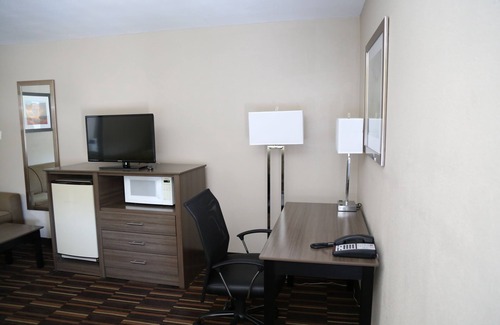 Plano Hotel | Baymont by Wyndham Plano