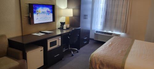 Pueblo Hotel | Baymont by Wyndham Pueblo