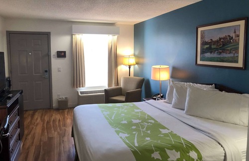 Roanoke Rapids Hotel | Baymont by Wyndham Roanoke Rapids