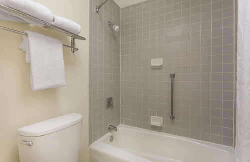Gold Rock Hotel | Baymont by Wyndham Rocky Mount I-95