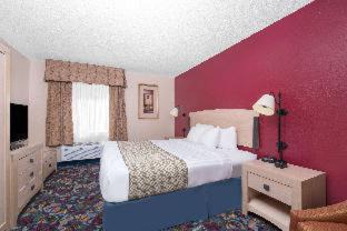 Stevens Point Hotel | Baymont by Wyndham Stevens Point