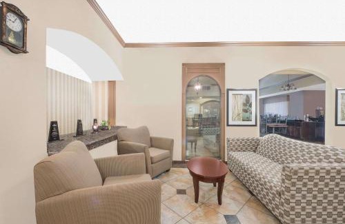 Ira Hotel | Baymont by Wyndham Snyder