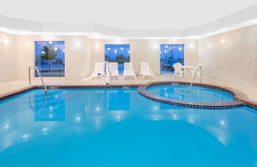 Ira Hotel | Baymont by Wyndham Snyder
