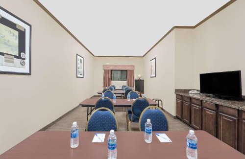 Ira Hotel | Baymont by Wyndham Snyder